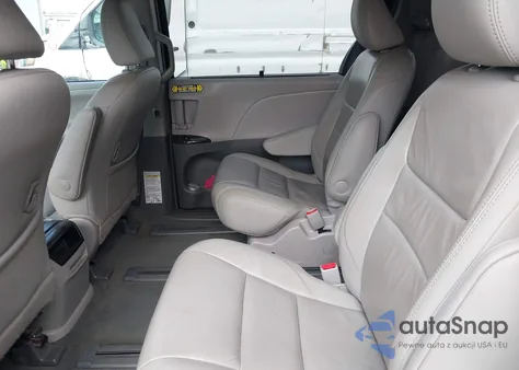 2017 Toyota Sienna Xle 7 Passenger z USA, uszkodzony, nr VIN 5TDDZ3DC6HS182423